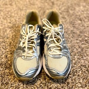 ASICS Gel-Kayano 14 - Men’s size 10